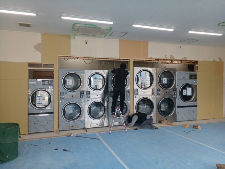 機器の本設置・固定作業