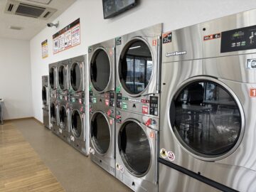 コインランドリー洗濯名人の店内